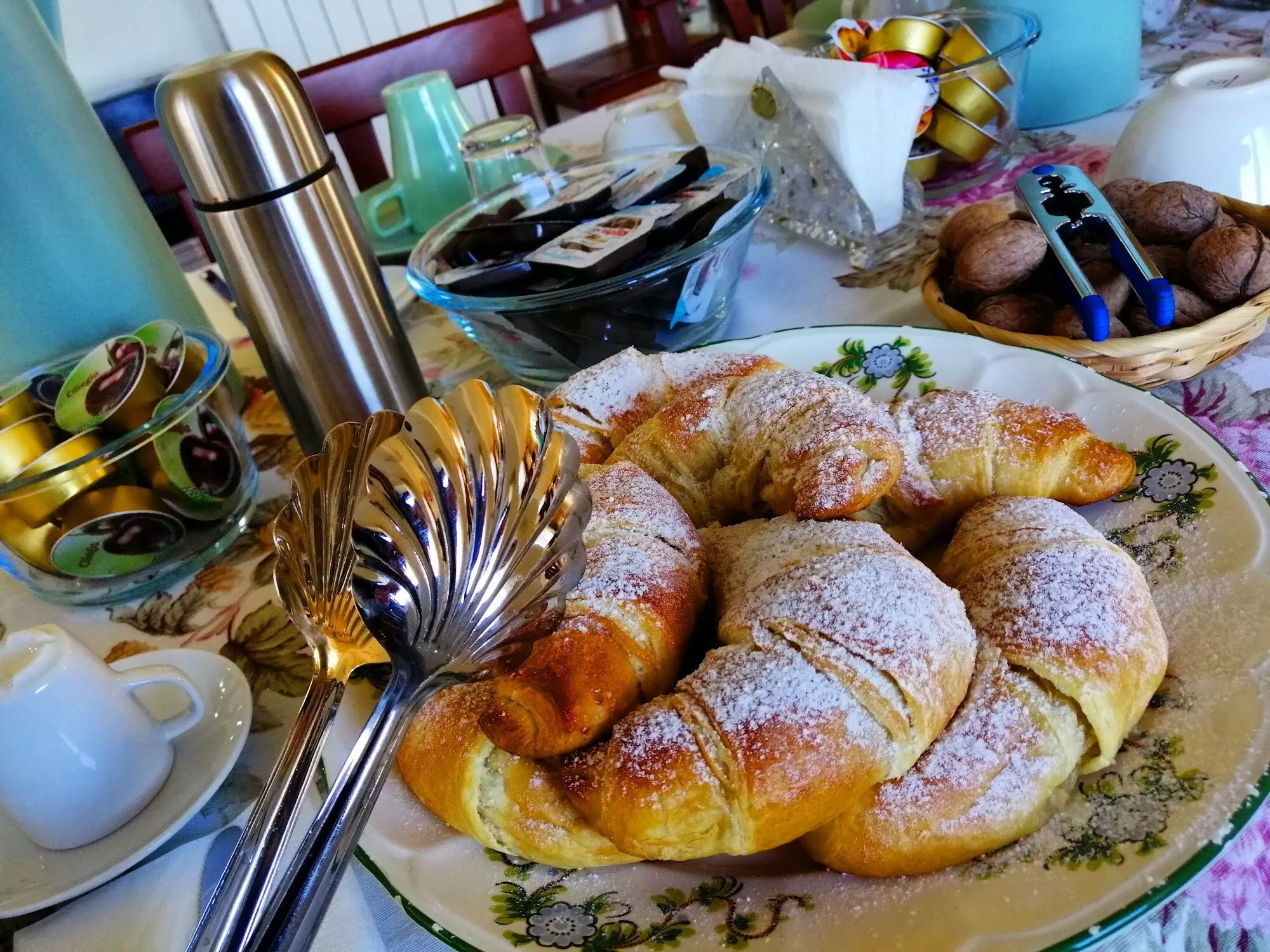 Cornetti zuccherati della colazione