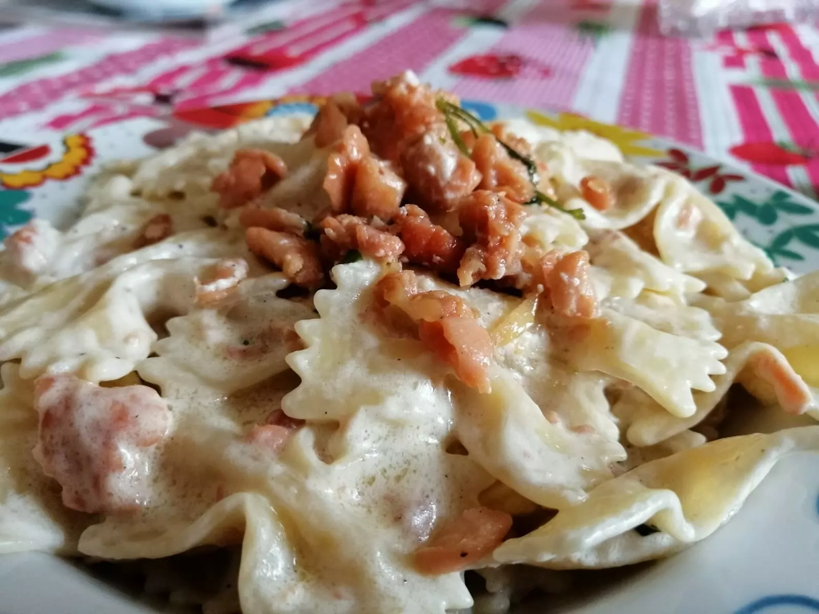 Farfalle al salmone